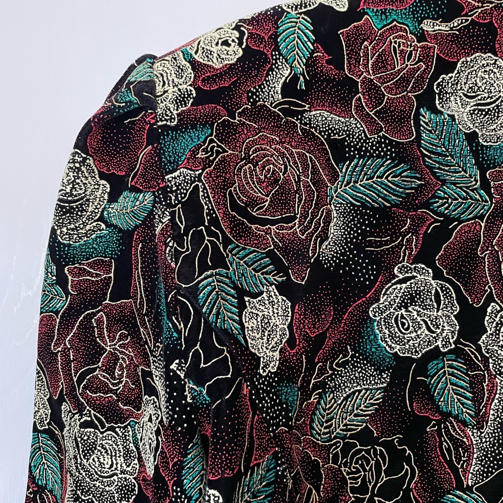 Vintage painted velvet floral holiday jacket, gold trim & buttons, size large - Picture 10 of 10